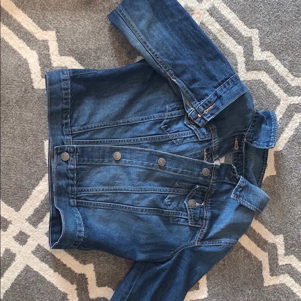Cropped Jean Jacket (BASICALLY NEW)